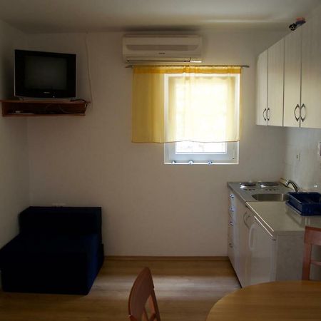Apartment Viveniti Klenovica Bagian luar foto