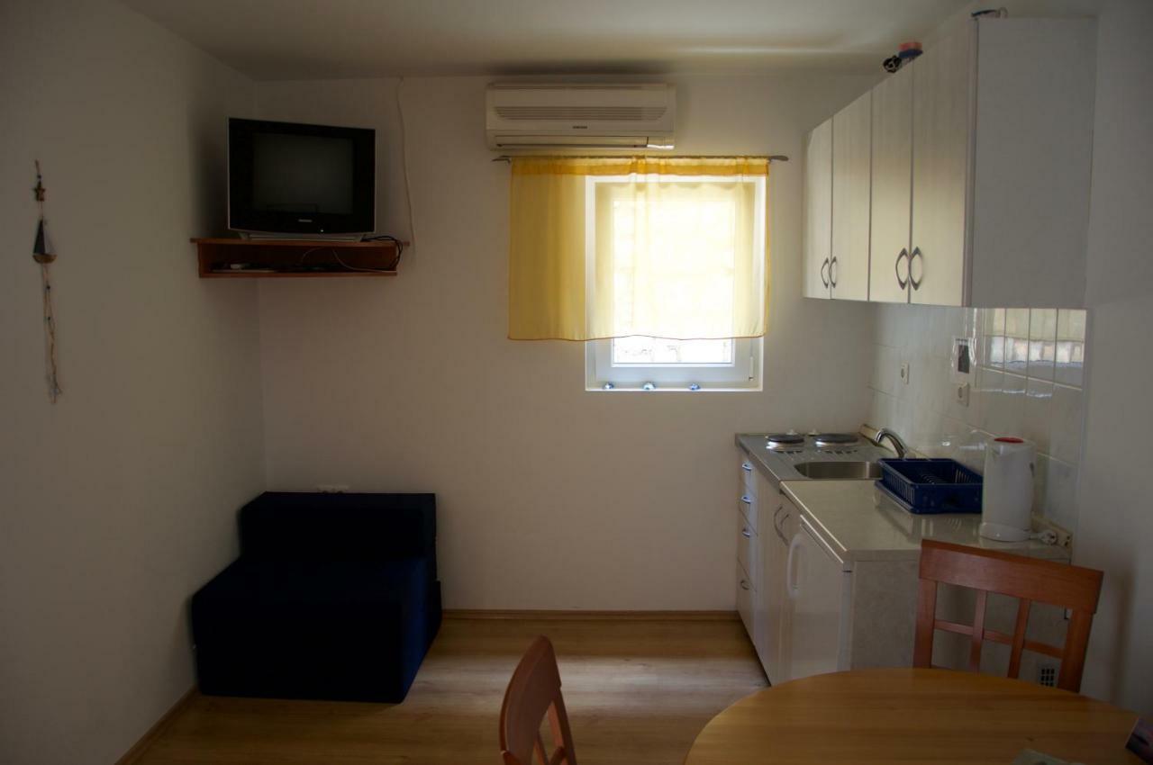 Apartment Viveniti Klenovica Bagian luar foto